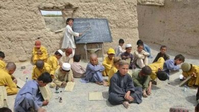 طلبہ جوہڑوں اور واٹر کورس کا پانی استعمال کرنے پر مجبور ہوگئے